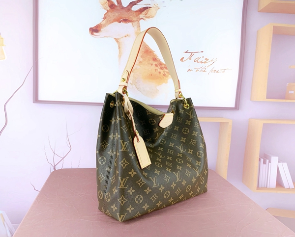 ルイヴィトンバッグ背面デザイン